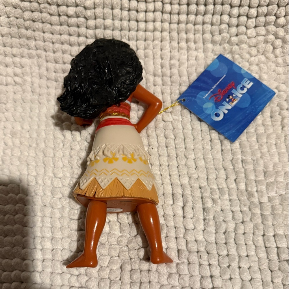 Disney Moana and Belle Figurines - Disney on Ice - Picture 3 of 7